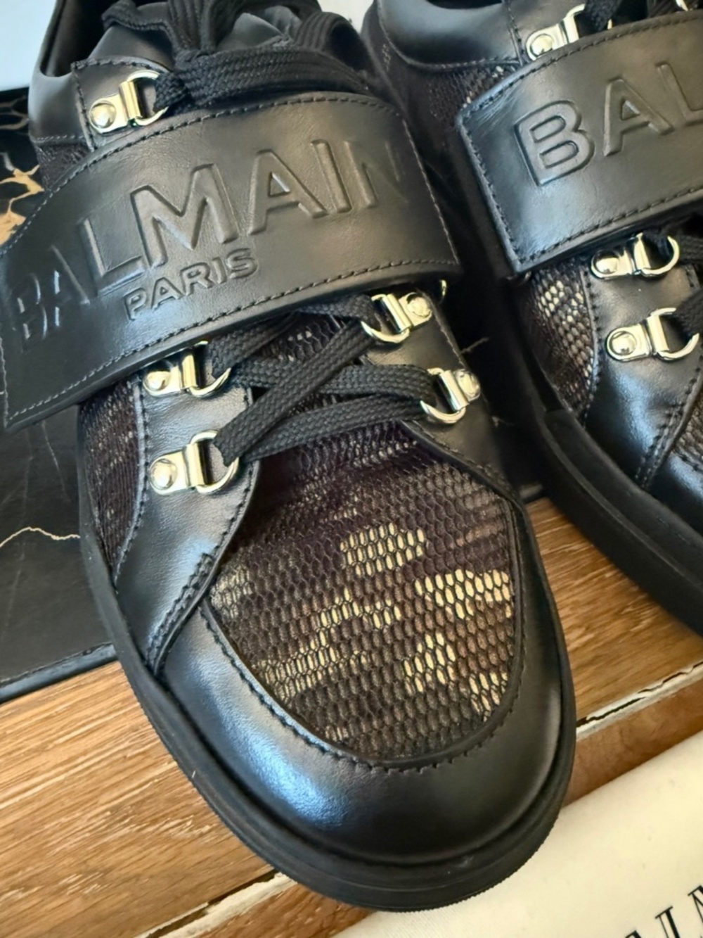 Balmain sneakers Sz41